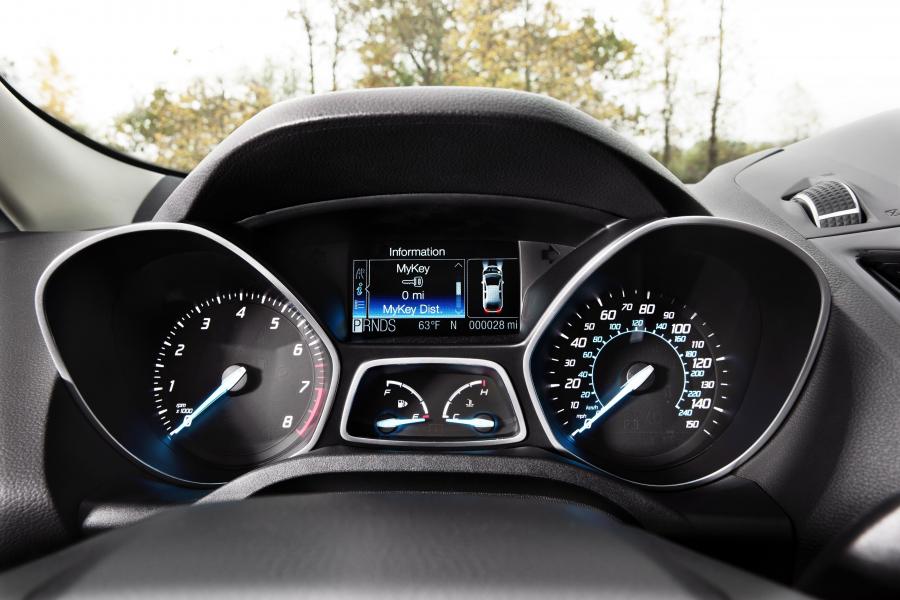  Ford Escape 2013 года  (фото 174 из 222)
